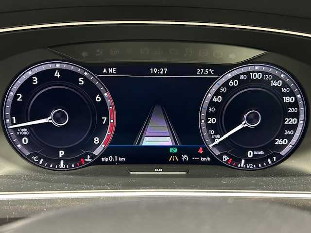 フォルクスワーゲン ティグアン TSI ハイライン 宮城県 2018(平30)年 6.1万km 白 純正SDナビ/CD/DVD再生機能付き/フルセグTV/全方位車外カメラ/Bluetooth/ヘッドアップディスプレイ/ルーフレール/オールインセーフティ/・プリクラッシュブレーキシステム/・アダプティブクルーズコントロール/・レーンキープアシストシステム/・パークディスタンスコントロール/・サイドアシスト/・フロントアシスト/・リアトラフィックアラート/純正ビルドインETC2.0/前後ドライブレコーダー付き/シートヒーター/純正アルミホイール/純正フロアマット/純正LEDライト