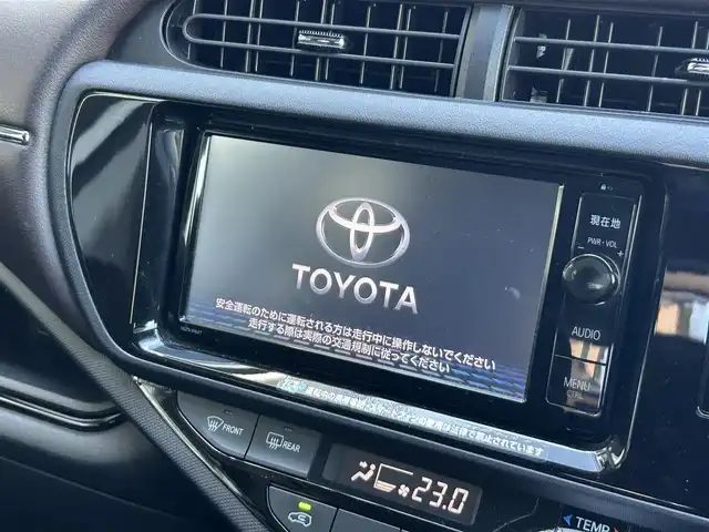 トヨタ アクア G 広島県 2015(平27)年 6.7万km スーパーホワイトⅡ 純正ＳＤナビ/フルセグＴＶ/ＤＶＤ再生/ＢＴオーディオ/バックカメラ/ビルトインＥＴＣ/クルーズコントロール/盗難防止装置/オートライト/純正ハロゲンヘッドライト/スペアキー/革巻きステアリング/純正フロアマット