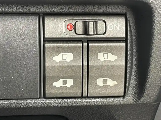 ホンダ エリシオン G Aero HDDナビパッケージ 福岡県 2007(平19)年 11.1万km ブルーイッシュホワイトパール アルパインフリップダウンモニター　/純正ナビ（ＣＤ，ＤＶＤ，フルセグＴＶ）　/バックカメラ　/ＥＴＣ　/ローダウン　/両側電動スライドドア　/電動格納式ドアミラー　/純正フロアマット　/社外１８インチアルミホイール