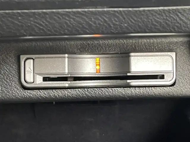 ホンダ エリシオン G Aero HDDナビパッケージ 福岡県 2007(平19)年 11.1万km ブルーイッシュホワイトパール アルパインフリップダウンモニター　/純正ナビ（ＣＤ，ＤＶＤ，フルセグＴＶ）　/バックカメラ　/ＥＴＣ　/ローダウン　/両側電動スライドドア　/電動格納式ドアミラー　/純正フロアマット　/社外１８インチアルミホイール