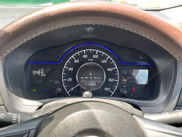 日産 ノート e－パワー メダリスト 宮城県 2016(平28)年 7万km シャイニングブルー プレミアムホワイトインテリアパッケージ/・シルバー加飾付革巻きステアリングホイール/・ダークブラウンアクセント入ホワイト合皮シート/インテリジェントアラウンドビューモニターセット/・踏み間違い衝突防止アシスト/・フロント＆バックソナー/・インテリジェントアラウンドビューモニター（スマートルームミラー）/＝＝＝/インテリジェントエマージェンシーブレーキ/車線逸脱警報/純正7インチナビ/(フルセグTV/CD/DVD/SD/BT/AUX/HDMI)/ドライブレコーダー/オートエアコン/ドライブセレクト/革巻きステアリング/ステアリングスイッチ/オートライト/プッシュスタート＆スマートキー/ウインカー付き電動格納ミラー/ふらつき防止/ドアバイザー/LEDヘッドライト/フォグランプ/純正フロアマット/純正15インチAW