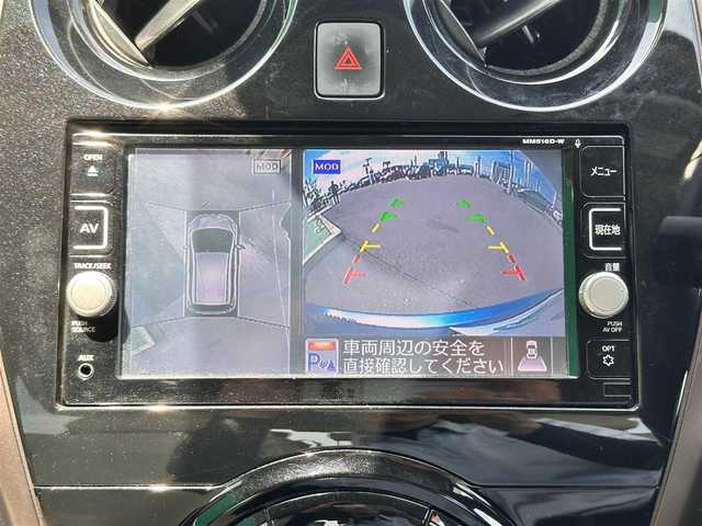 日産 ノート e－パワー メダリスト 宮城県 2016(平28)年 7万km シャイニングブルー プレミアムホワイトインテリアパッケージ/・シルバー加飾付革巻きステアリングホイール/・ダークブラウンアクセント入ホワイト合皮シート/インテリジェントアラウンドビューモニターセット/・踏み間違い衝突防止アシスト/・フロント＆バックソナー/・インテリジェントアラウンドビューモニター（スマートルームミラー）/＝＝＝/インテリジェントエマージェンシーブレーキ/車線逸脱警報/純正7インチナビ/(フルセグTV/CD/DVD/SD/BT/AUX/HDMI)/ドライブレコーダー/オートエアコン/ドライブセレクト/革巻きステアリング/ステアリングスイッチ/オートライト/プッシュスタート＆スマートキー/ウインカー付き電動格納ミラー/ふらつき防止/ドアバイザー/LEDヘッドライト/フォグランプ/純正フロアマット/純正15インチAW