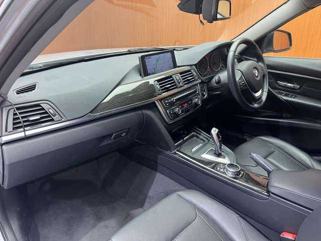 ＢＭＷ ３２０ｄ ラグジュアリー 千葉県 2014(平26)年 5万km グレイシャーシルバー クルーズコントロール　/黒革シート　/ナビ　/Ｂｌｕｅｔｏｏｔｈ接続　/Ｂカメラ　/シートヒーター　/電動シート　/パーキングアシスト　/ドライビングアシスト　/キセノンヘッドライト　/衝突軽減Ｂ　/ＬＫＡ　/禁煙車