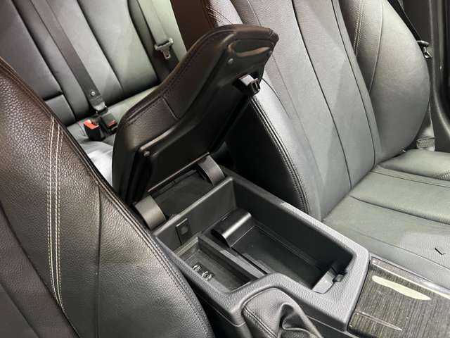 ＢＭＷ ３２０ｄ ラグジュアリー 千葉県 2014(平26)年 5万km グレイシャーシルバー クルーズコントロール　/黒革シート　/ナビ　/Ｂｌｕｅｔｏｏｔｈ接続　/Ｂカメラ　/シートヒーター　/電動シート　/パーキングアシスト　/ドライビングアシスト　/キセノンヘッドライト　/衝突軽減Ｂ　/ＬＫＡ　/禁煙車