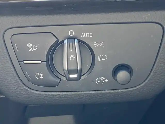 アウディ Ｑ５ 2．0TFSIクワトロ エアサス 福岡県 2019(令1)年 2.9万km グレイシアホワイトメタリック バーチャルコックピット　/アダプティブクルーズコントロール/レーンキープアシスト/ブラインドスポットモニター/アシスタンスパッケージ/純正ナビ/Applecarplay/androidauto/フルセグTV/全方位カメラ/Bluetooth/パワーバックドア/360°ドライブレコーダー/純正18インチアルミホイール/ETC/取扱説明書/保証書