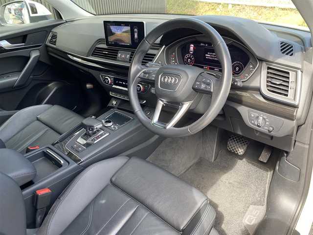 アウディ Ｑ５ 2．0TFSIクワトロ エアサス 福岡県 2019(令1)年 2.9万km グレイシアホワイトメタリック バーチャルコックピット　/アダプティブクルーズコントロール/レーンキープアシスト/ブラインドスポットモニター/アシスタンスパッケージ/純正ナビ/Applecarplay/androidauto/フルセグTV/全方位カメラ/Bluetooth/パワーバックドア/360°ドライブレコーダー/純正18インチアルミホイール/ETC/取扱説明書/保証書