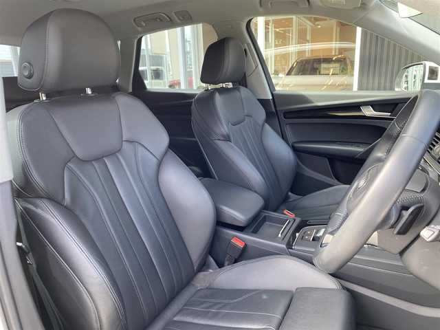 アウディ Ｑ５ 2．0TFSIクワトロ エアサス 福岡県 2019(令1)年 2.9万km グレイシアホワイトメタリック バーチャルコックピット　/アダプティブクルーズコントロール/レーンキープアシスト/ブラインドスポットモニター/アシスタンスパッケージ/純正ナビ/Applecarplay/androidauto/フルセグTV/全方位カメラ/Bluetooth/パワーバックドア/360°ドライブレコーダー/純正18インチアルミホイール/ETC/取扱説明書/保証書