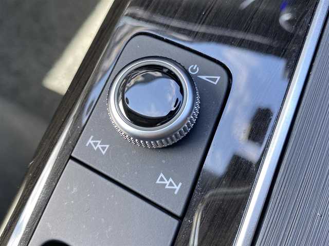 アウディ Ｑ５ 2．0TFSIクワトロ エアサス 福岡県 2019(令1)年 2.9万km グレイシアホワイトメタリック バーチャルコックピット　/アダプティブクルーズコントロール/レーンキープアシスト/ブラインドスポットモニター/アシスタンスパッケージ/純正ナビ/Applecarplay/androidauto/フルセグTV/全方位カメラ/Bluetooth/パワーバックドア/360°ドライブレコーダー/純正18インチアルミホイール/ETC/取扱説明書/保証書