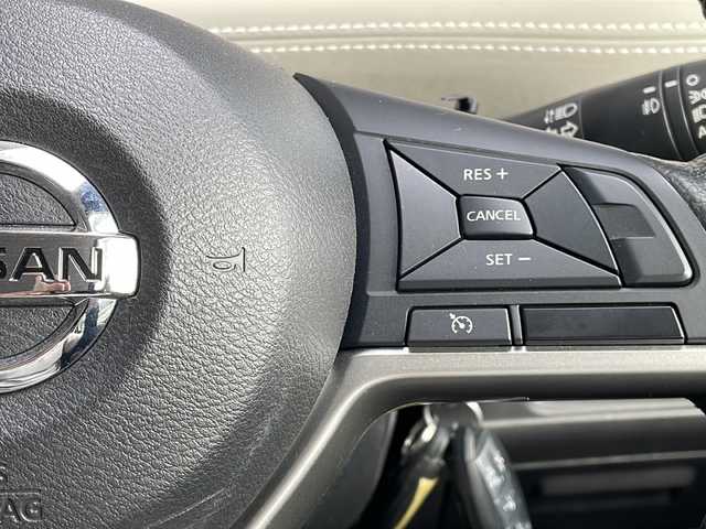 日産 セレナ e－パワー ハイウェイスター V 長野県 2018(平30)年 4.8万km ブリリアントホワイトパール 純正９型ワイドメモリナビフルセグTV/全周囲カメラ/エマージェンシーブレーキ/両側パワースライドドア/ETC/純正15インチアルミ/ドライブレコーダー/ハンドルヒーター/シートヒーター /前後コーナーセンサー/純正15インチアルミ/スペアキー