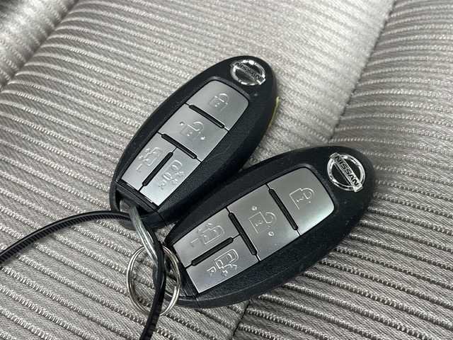 日産 セレナ e－パワー ハイウェイスター V 長野県 2018(平30)年 4.8万km ブリリアントホワイトパール 純正９型ワイドメモリナビフルセグTV/全周囲カメラ/エマージェンシーブレーキ/両側パワースライドドア/ETC/純正15インチアルミ/ドライブレコーダー/ハンドルヒーター/シートヒーター /前後コーナーセンサー/純正15インチアルミ/スペアキー