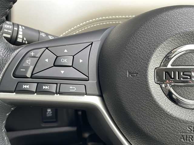 日産 セレナ e－パワー ハイウェイスター V 長野県 2018(平30)年 4.8万km ブリリアントホワイトパール 純正９型ワイドメモリナビフルセグTV/全周囲カメラ/エマージェンシーブレーキ/両側パワースライドドア/ETC/純正15インチアルミ/ドライブレコーダー/ハンドルヒーター/シートヒーター /前後コーナーセンサー/純正15インチアルミ/スペアキー