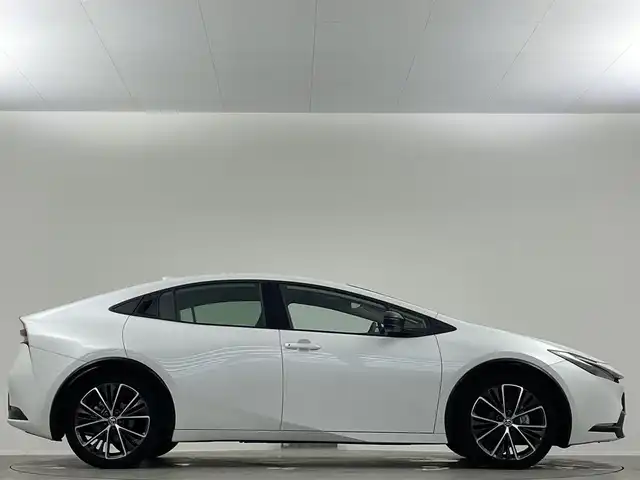 トヨタ プリウス Z 埼玉県 2024(令6)年 0.5万km プラチナホワイトパールマイカ 純正１２．３型ナビ　全方位カメラ　シートヒーター　エアシート　ＢＳＭ　ＬＥＤヘッドライト　ＥＴＣ２．０　追従走行　フルセグＴＶ　運転席パワーシート　Ｂｌｕｅｔｏｏｔｈ　衝突軽減　１５００Ｗ電源　電源リアゲート