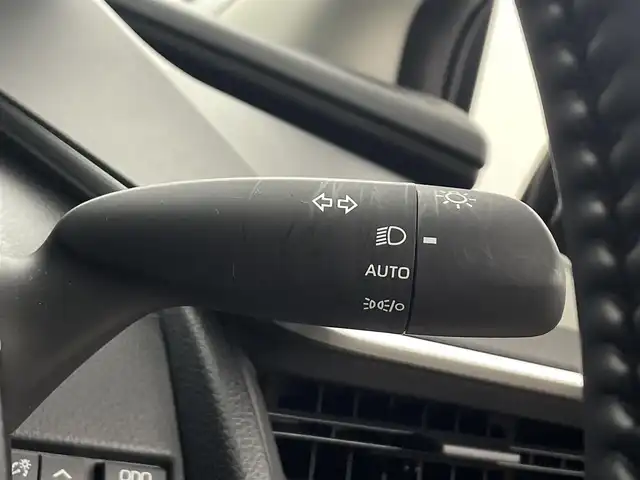 トヨタ プリウス Z 埼玉県 2024(令6)年 0.5万km プラチナホワイトパールマイカ 純正１２．３型ナビ　全方位カメラ　シートヒーター　エアシート　ＢＳＭ　ＬＥＤヘッドライト　ＥＴＣ２．０　追従走行　フルセグＴＶ　運転席パワーシート　Ｂｌｕｅｔｏｏｔｈ　衝突軽減　１５００Ｗ電源　電源リアゲート