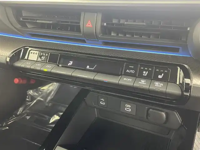 トヨタ プリウス Z 埼玉県 2024(令6)年 0.5万km プラチナホワイトパールマイカ 純正１２．３型ナビ　全方位カメラ　シートヒーター　エアシート　ＢＳＭ　ＬＥＤヘッドライト　ＥＴＣ２．０　追従走行　フルセグＴＶ　運転席パワーシート　Ｂｌｕｅｔｏｏｔｈ　衝突軽減　１５００Ｗ電源　電源リアゲート
