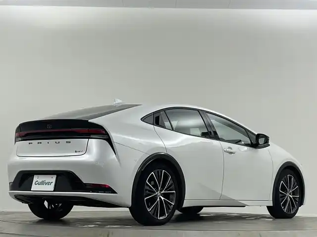 トヨタ プリウス Z 埼玉県 2024(令6)年 0.5万km プラチナホワイトパールマイカ 純正１２．３型ナビ　全方位カメラ　シートヒーター　エアシート　ＢＳＭ　ＬＥＤヘッドライト　ＥＴＣ２．０　追従走行　フルセグＴＶ　運転席パワーシート　Ｂｌｕｅｔｏｏｔｈ　衝突軽減　１５００Ｗ電源　電源リアゲート
