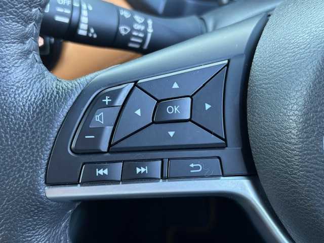 日産 キックス X ツートーンインテリアED 宮城県 2020(令2)年 4.4万km ラディアントレッド/ピュアブラック 2トーン 登録時走行距離43473km/純正SDナビ/AM・FM・Bluetooth・CD・DVD・TV/クリアランスソナー/プロパイロット/インテリジェントルームミラー/ハンドルヒーター/アラウンドビューモニター/ハンドルヒーター/ETC/ドライブレコーダー/e-Power/センターコンソール/AUTOHOLD機能/フォグランプ/ヘッドライトイベライザー/ドアバイザー/電動格納ミラー/純正LEDヘッドライト