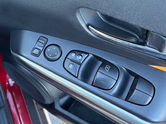 日産 キックス X ツートーンインテリアED 宮城県 2020(令2)年 4.4万km ラディアントレッド/ピュアブラック 2トーン 登録時走行距離43473km/純正SDナビ/AM・FM・Bluetooth・CD・DVD・TV/クリアランスソナー/プロパイロット/インテリジェントルームミラー/ハンドルヒーター/アラウンドビューモニター/ハンドルヒーター/ETC/ドライブレコーダー/e-Power/センターコンソール/AUTOHOLD機能/フォグランプ/ヘッドライトイベライザー/ドアバイザー/電動格納ミラー/純正LEDヘッドライト