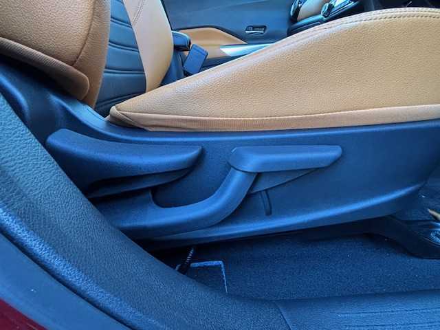 日産 キックス X ツートーンインテリアED 宮城県 2020(令2)年 4.4万km ラディアントレッド/ピュアブラック 2トーン 登録時走行距離43473km/純正SDナビ/AM・FM・Bluetooth・CD・DVD・TV/クリアランスソナー/プロパイロット/インテリジェントルームミラー/ハンドルヒーター/アラウンドビューモニター/ハンドルヒーター/ETC/ドライブレコーダー/e-Power/センターコンソール/AUTOHOLD機能/フォグランプ/ヘッドライトイベライザー/ドアバイザー/電動格納ミラー/純正LEDヘッドライト