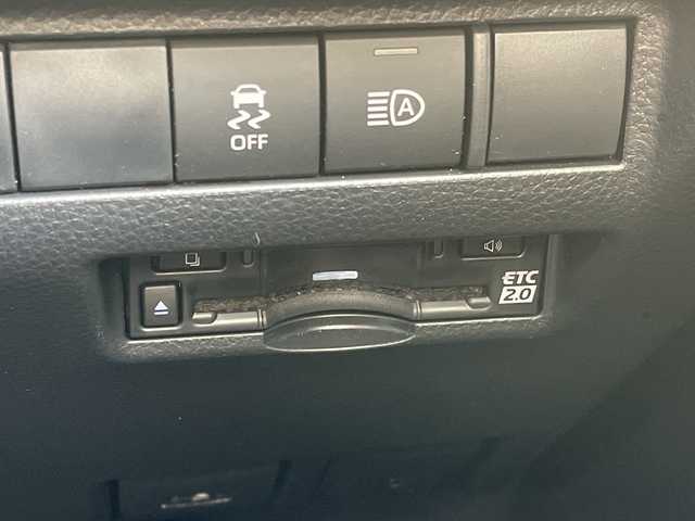 トヨタ ハリアー G 愛知県 2025(令7)年 1.2万km プラチナホワイトパールマイカ 純正12.4型ディスプレイオーディオナビ/レーダークルーズコントロール/バックカメラ/パワーシート/コーナーセンサー/アルミホイール/ETC2.0/ブラインドスポットモニター/LEDヘッドライト/インテリジェントミラー/オートマチックハイビーム/ドライブレコーダー/衝突軽減システム/フルセグ/Bluetooth/ステアリングスイッチ/スマートキー/プッシュスタート