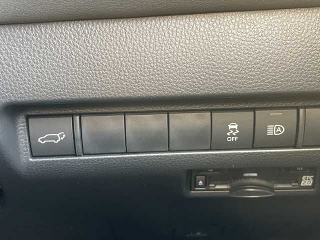 トヨタ ハリアー G 愛知県 2025(令7)年 1.2万km プラチナホワイトパールマイカ 純正12.4型ディスプレイオーディオナビ/レーダークルーズコントロール/バックカメラ/パワーシート/コーナーセンサー/アルミホイール/ETC2.0/ブラインドスポットモニター/LEDヘッドライト/インテリジェントミラー/オートマチックハイビーム/ドライブレコーダー/衝突軽減システム/フルセグ/Bluetooth/ステアリングスイッチ/スマートキー/プッシュスタート