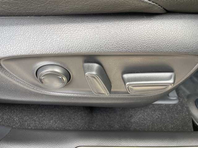 トヨタ ハリアー G 愛知県 2025(令7)年 1.2万km プラチナホワイトパールマイカ 純正12.4型ディスプレイオーディオナビ/レーダークルーズコントロール/バックカメラ/パワーシート/コーナーセンサー/アルミホイール/ETC2.0/ブラインドスポットモニター/LEDヘッドライト/インテリジェントミラー/オートマチックハイビーム/ドライブレコーダー/衝突軽減システム/フルセグ/Bluetooth/ステアリングスイッチ/スマートキー/プッシュスタート