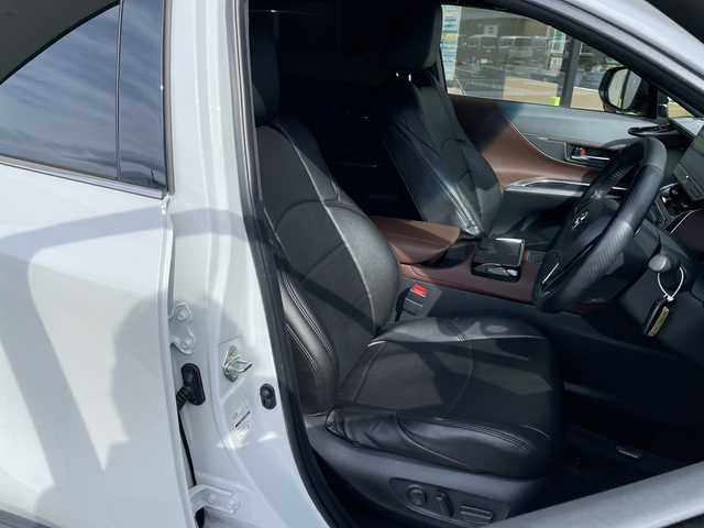 トヨタ ハリアー G 愛知県 2025(令7)年 1.2万km プラチナホワイトパールマイカ 純正12.4型ディスプレイオーディオナビ/レーダークルーズコントロール/バックカメラ/パワーシート/コーナーセンサー/アルミホイール/ETC2.0/ブラインドスポットモニター/LEDヘッドライト/インテリジェントミラー/オートマチックハイビーム/ドライブレコーダー/衝突軽減システム/フルセグ/Bluetooth/ステアリングスイッチ/スマートキー/プッシュスタート