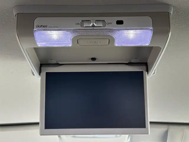 ホンダ フリード ハイブリット プレミアムエディション 熊本県 2016(平28)年 6.2万km ホワイトオーキッドパール 純正ナビ/・AM/FM/CD/DVD/・フルセグTV/・バックカメラ/後席フリップダウンモニター/クルーズコントロール/ドライブレコーダー/両側電動スライドドア/横滑り防止装置/ETC/革巻きステアリング/ステアリングスイッチ/革調シートカバー/オートライト/HIDヘッドライト/電動格納ミラー/プッシュスタート/スペアキー