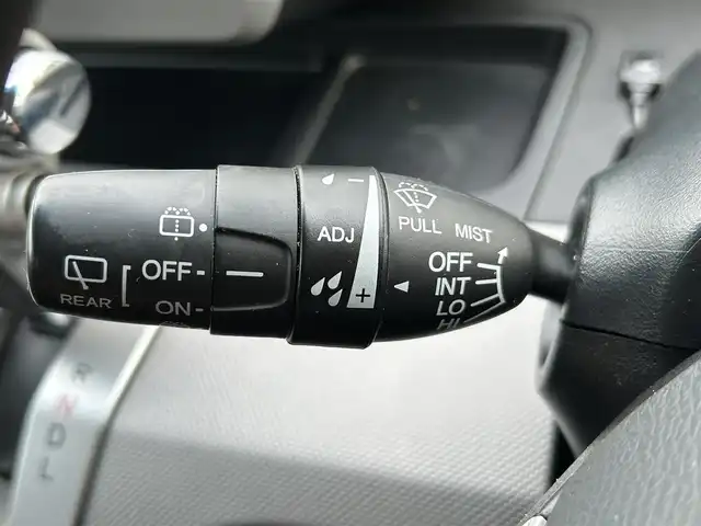 ホンダ フリード ハイブリット プレミアムエディション 熊本県 2016(平28)年 6.2万km ホワイトオーキッドパール 純正ナビ/・AM/FM/CD/DVD/・フルセグTV/・バックカメラ/後席フリップダウンモニター/クルーズコントロール/ドライブレコーダー/両側電動スライドドア/横滑り防止装置/ETC/革巻きステアリング/ステアリングスイッチ/革調シートカバー/オートライト/HIDヘッドライト/電動格納ミラー/プッシュスタート/スペアキー