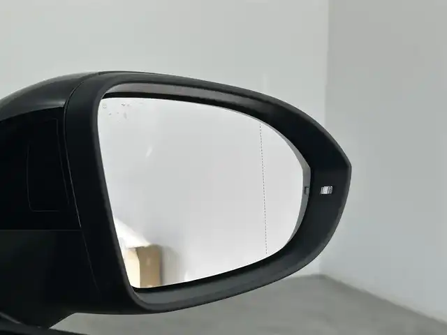 フォルクスワーゲン ＶＷ ゴルフ ＧＴＩ 千葉県 2025(令7)年 0.4万km 黒 禁煙/ワンオーナー/2.0LTSIターボエンジン/7速DSGトランスミッション/パドルシフト/アダプティブシャシーコントロール”DCC”/GTI専用ファブリックシート/ヘッドアップディスプレイ/GTI専用レザーマルチファンクションステアリングホイール/ステアリングヒーター/コネクティビティ機能“App-Connect”/アラウンドビューカメラ“Area View”/アダプティブクルーズコントロール”ACC”/イルミネーション付きエンブレム/ETC2.0