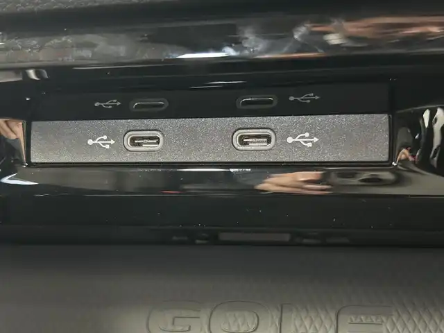 フォルクスワーゲン ＶＷ ゴルフ ＧＴＩ 千葉県 2025(令7)年 0.4万km 黒 禁煙/ワンオーナー/2.0LTSIターボエンジン/7速DSGトランスミッション/パドルシフト/アダプティブシャシーコントロール”DCC”/GTI専用ファブリックシート/ヘッドアップディスプレイ/GTI専用レザーマルチファンクションステアリングホイール/ステアリングヒーター/コネクティビティ機能“App-Connect”/アラウンドビューカメラ“Area View”/アダプティブクルーズコントロール”ACC”/イルミネーション付きエンブレム/ETC2.0