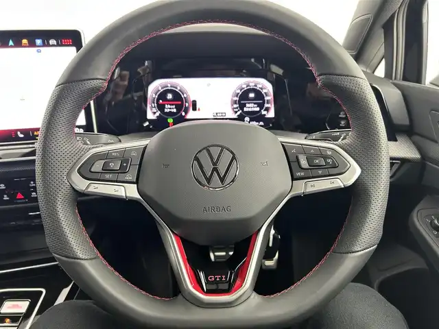 フォルクスワーゲン ＶＷ ゴルフ ＧＴＩ 千葉県 2025(令7)年 0.4万km 黒 禁煙/ワンオーナー/2.0LTSIターボエンジン/7速DSGトランスミッション/パドルシフト/アダプティブシャシーコントロール”DCC”/GTI専用ファブリックシート/ヘッドアップディスプレイ/GTI専用レザーマルチファンクションステアリングホイール/ステアリングヒーター/コネクティビティ機能“App-Connect”/アラウンドビューカメラ“Area View”/アダプティブクルーズコントロール”ACC”/イルミネーション付きエンブレム/ETC2.0