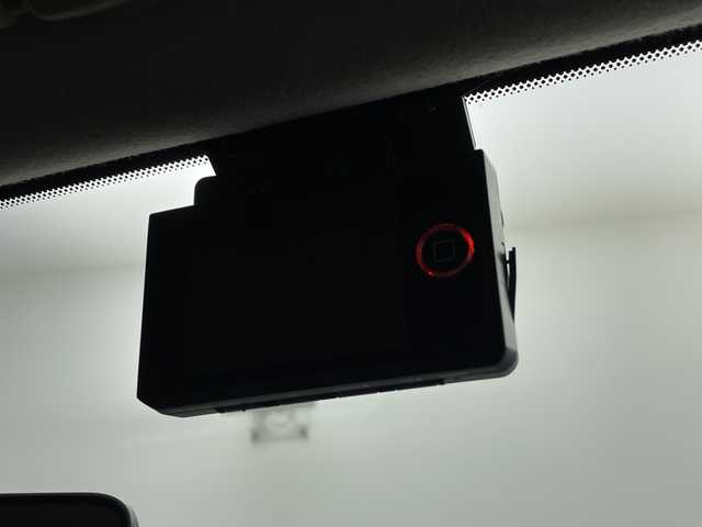 日産 セレナ 鹿児島県 2017(平29)年 9.6万km ブリリアントホワイトパール プロパイロット/純正ナビ/全方位カメラ/Bluetooth/フルセグTV/CD/DVD再生/両側パワースライドドア/自動駐車/追従式クルーズコントロール/純正16インチアルミホイール/LEDヘッドライト/オートライト/フォグランプ/レーンキープアシスト/ドライブレコーダー/衝突軽減システム/新車保証書/取扱説明書