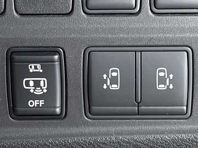 日産 セレナ 鹿児島県 2017(平29)年 9.6万km ブリリアントホワイトパール プロパイロット/純正ナビ/全方位カメラ/Bluetooth/フルセグTV/CD/DVD再生/両側パワースライドドア/自動駐車/追従式クルーズコントロール/純正16インチアルミホイール/LEDヘッドライト/オートライト/フォグランプ/レーンキープアシスト/ドライブレコーダー/衝突軽減システム/新車保証書/取扱説明書