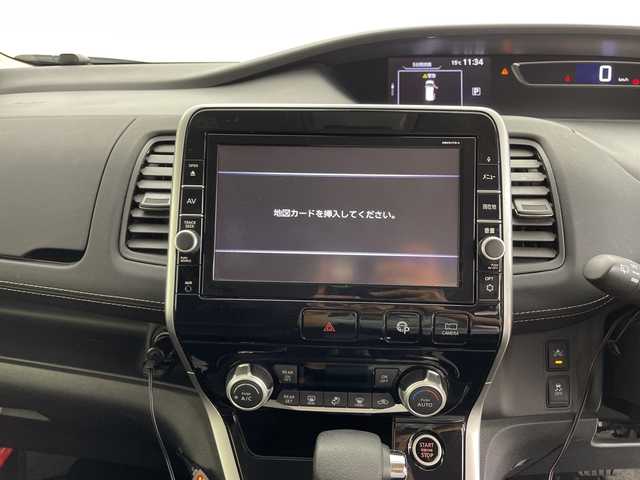 日産 セレナ 鹿児島県 2017(平29)年 9.6万km ブリリアントホワイトパール プロパイロット/純正ナビ/全方位カメラ/Bluetooth/フルセグTV/CD/DVD再生/両側パワースライドドア/自動駐車/追従式クルーズコントロール/純正16インチアルミホイール/LEDヘッドライト/オートライト/フォグランプ/レーンキープアシスト/ドライブレコーダー/衝突軽減システム/新車保証書/取扱説明書