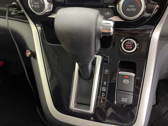 日産 セレナ 鹿児島県 2017(平29)年 9.6万km ブリリアントホワイトパール プロパイロット/純正ナビ/全方位カメラ/Bluetooth/フルセグTV/CD/DVD再生/両側パワースライドドア/自動駐車/追従式クルーズコントロール/純正16インチアルミホイール/LEDヘッドライト/オートライト/フォグランプ/レーンキープアシスト/ドライブレコーダー/衝突軽減システム/新車保証書/取扱説明書