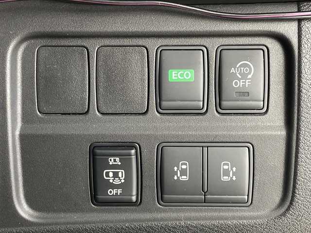 日産 セレナ 鹿児島県 2017(平29)年 9.6万km ブリリアントホワイトパール プロパイロット/純正ナビ/全方位カメラ/Bluetooth/フルセグTV/CD/DVD再生/両側パワースライドドア/自動駐車/追従式クルーズコントロール/純正16インチアルミホイール/LEDヘッドライト/オートライト/フォグランプ/レーンキープアシスト/ドライブレコーダー/衝突軽減システム/新車保証書/取扱説明書