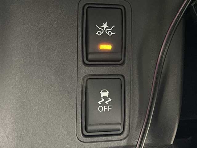 日産 セレナ 鹿児島県 2017(平29)年 9.6万km ブリリアントホワイトパール プロパイロット/純正ナビ/全方位カメラ/Bluetooth/フルセグTV/CD/DVD再生/両側パワースライドドア/自動駐車/追従式クルーズコントロール/純正16インチアルミホイール/LEDヘッドライト/オートライト/フォグランプ/レーンキープアシスト/ドライブレコーダー/衝突軽減システム/新車保証書/取扱説明書