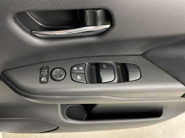 日産 セレナ 鹿児島県 2017(平29)年 9.6万km ブリリアントホワイトパール プロパイロット/純正ナビ/全方位カメラ/Bluetooth/フルセグTV/CD/DVD再生/両側パワースライドドア/自動駐車/追従式クルーズコントロール/純正16インチアルミホイール/LEDヘッドライト/オートライト/フォグランプ/レーンキープアシスト/ドライブレコーダー/衝突軽減システム/新車保証書/取扱説明書