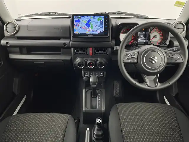 スズキ ジムニー シエラ JC 福岡県 2023(令5)年 2.9万km ピュアホワイトP 社外９型ナビ（フルセグＴＶ）　/バックカメラ　/ビルトインＥＴＣ　/クルーズコントロール　/コーナーセンサー　/衝突軽減ブレーキ　/レーンキープ　/ヒルディセントコントロール　/シートヒーター　/純正１５インチＡＷ
