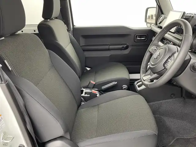 スズキ ジムニー シエラ JC 福岡県 2023(令5)年 2.9万km ピュアホワイトP 社外９型ナビ（フルセグＴＶ）　/バックカメラ　/ビルトインＥＴＣ　/クルーズコントロール　/コーナーセンサー　/衝突軽減ブレーキ　/レーンキープ　/ヒルディセントコントロール　/シートヒーター　/純正１５インチＡＷ