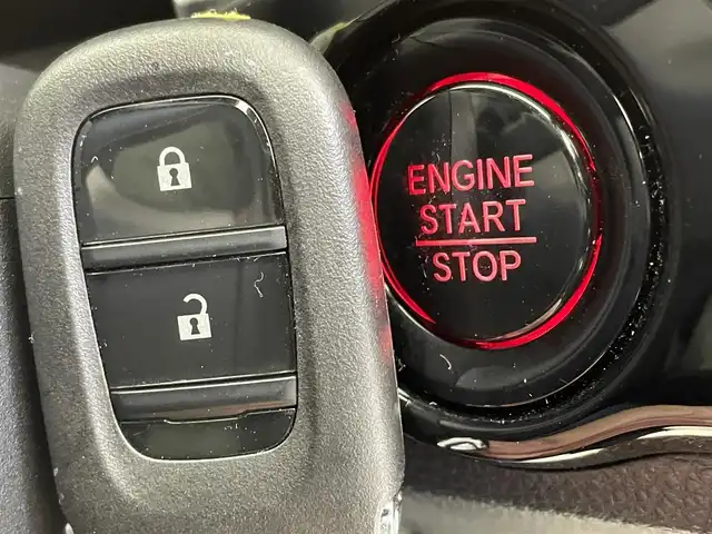 ホンダ シビック EX 群馬県 2022(令4)年 2.9万km プラチナホワイトパール 純正９インチナビ　ＢＯＳＥサウンド　バックカメラ　ブラインドスポットモニター　レーダークルーズコントロール　レーンキープアシスト　シートヒーター　オートマチックハイビーム　パワーシート　ＥＴＣ　禁煙車