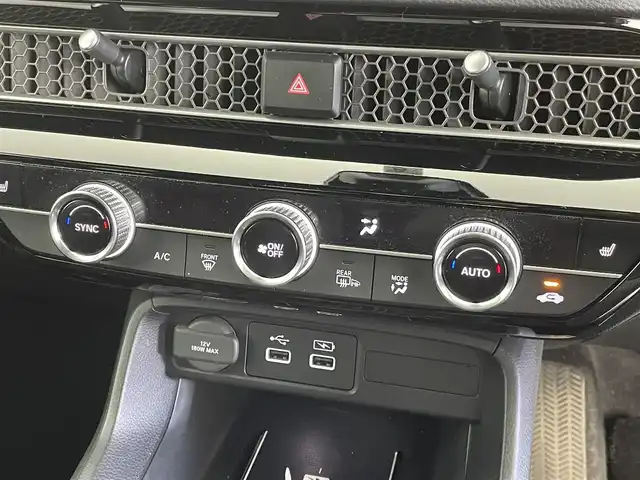 ホンダ シビック EX 群馬県 2022(令4)年 2.9万km プラチナホワイトパール 純正９インチナビ　ＢＯＳＥサウンド　バックカメラ　ブラインドスポットモニター　レーダークルーズコントロール　レーンキープアシスト　シートヒーター　オートマチックハイビーム　パワーシート　ＥＴＣ　禁煙車