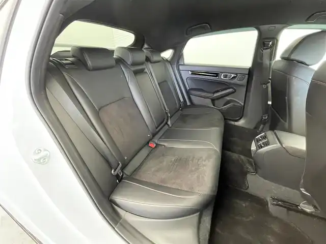ホンダ シビック EX 群馬県 2022(令4)年 2.9万km プラチナホワイトパール 純正９インチナビ　ＢＯＳＥサウンド　バックカメラ　ブラインドスポットモニター　レーダークルーズコントロール　レーンキープアシスト　シートヒーター　オートマチックハイビーム　パワーシート　ＥＴＣ　禁煙車