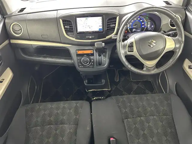 スズキ ワゴンＲ スティングレー X 佐賀県 2015(平27)年 2.8万km フェニックスレッドパール 社外7型ナビ/（ＡＭ/ＦＭ/ワンセグTV）/バックカメラ/シートヒーター/オートエアコン/衝突被害軽減システム/ウィンカーミラーカバーゴールド/革巻きステアリング/ステアリングスイッチ/HIDヘッドライト/盗難防止装置/横滑り防止装置/オートライト/スマートキー/スペアキー有/プッシュスタート/純正フロアマット/純正15インチアルミホイール/ドアバイザー