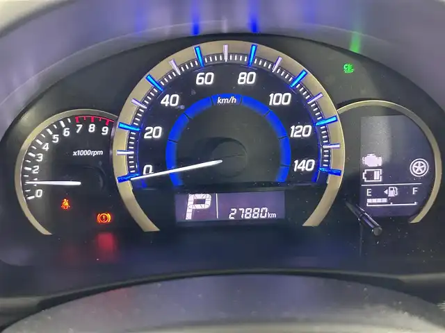 スズキ ワゴンＲ スティングレー X 佐賀県 2015(平27)年 2.8万km フェニックスレッドパール 社外7型ナビ/（ＡＭ/ＦＭ/ワンセグTV）/バックカメラ/シートヒーター/オートエアコン/衝突被害軽減システム/ウィンカーミラーカバーゴールド/革巻きステアリング/ステアリングスイッチ/HIDヘッドライト/盗難防止装置/横滑り防止装置/オートライト/スマートキー/スペアキー有/プッシュスタート/純正フロアマット/純正15インチアルミホイール/ドアバイザー