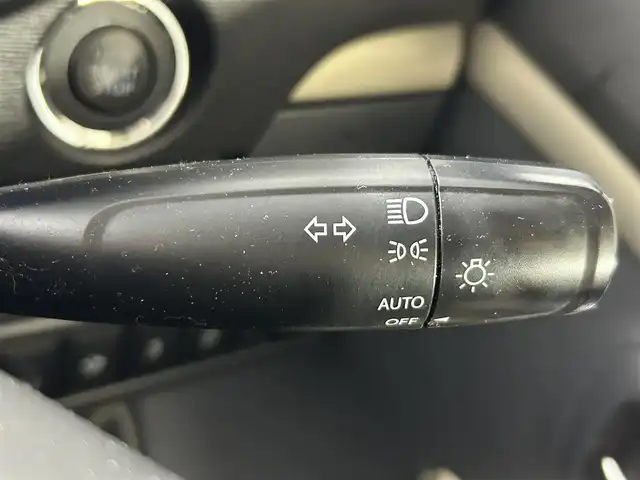 スズキ ワゴンＲ スティングレー X 佐賀県 2015(平27)年 2.8万km フェニックスレッドパール 社外7型ナビ/（ＡＭ/ＦＭ/ワンセグTV）/バックカメラ/シートヒーター/オートエアコン/衝突被害軽減システム/ウィンカーミラーカバーゴールド/革巻きステアリング/ステアリングスイッチ/HIDヘッドライト/盗難防止装置/横滑り防止装置/オートライト/スマートキー/スペアキー有/プッシュスタート/純正フロアマット/純正15インチアルミホイール/ドアバイザー