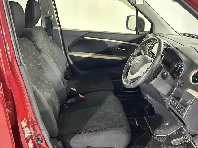スズキ ワゴンＲ スティングレー X 佐賀県 2015(平27)年 2.8万km フェニックスレッドパール 社外7型ナビ/（ＡＭ/ＦＭ/ワンセグTV）/バックカメラ/シートヒーター/オートエアコン/衝突被害軽減システム/ウィンカーミラーカバーゴールド/革巻きステアリング/ステアリングスイッチ/HIDヘッドライト/盗難防止装置/横滑り防止装置/オートライト/スマートキー/スペアキー有/プッシュスタート/純正フロアマット/純正15インチアルミホイール/ドアバイザー