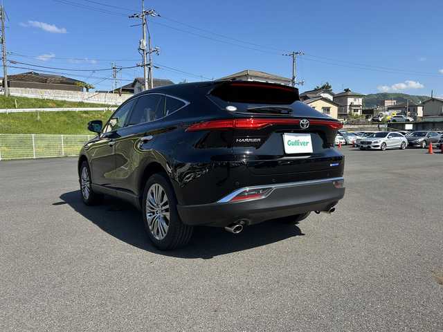トヨタ ハリアー Z 岡山県 2021(令3)年 4.7万km ブラック 12.3インチディスプレイオーディオPlus＋JBLプレミアムサウンド/フルセグTV、AM、FM、Apple　Carplay/Android　Auto/パノラミックビューモニター/12.1インチTFTカラーメーター/置くだけ充電/電動パーキングブレーキ/ブレーキホールド/パーキングサポートブレーキ/車両接近通報装置/デジタルインナーミラー/ブラインドスポットモニター/プリクラッシュセーフティ/レーントレーシングアシスト/レーダークルーズコントロール/アダブティブハイビームアシスト/ロードサインアシスト/ドライバー異常時対応システム/先行車発進告知機能/運転席パワーシート/ビルトインETC2.0/