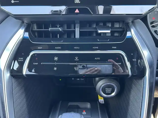 トヨタ ハリアー Z 岡山県 2021(令3)年 4.7万km ブラック 12.3インチディスプレイオーディオPlus＋JBLプレミアムサウンド/フルセグTV、AM、FM、Apple　Carplay/Android　Auto/パノラミックビューモニター/12.1インチTFTカラーメーター/置くだけ充電/電動パーキングブレーキ/ブレーキホールド/パーキングサポートブレーキ/車両接近通報装置/デジタルインナーミラー/ブラインドスポットモニター/プリクラッシュセーフティ/レーントレーシングアシスト/レーダークルーズコントロール/アダブティブハイビームアシスト/ロードサインアシスト/ドライバー異常時対応システム/先行車発進告知機能/運転席パワーシート/ビルトインETC2.0/