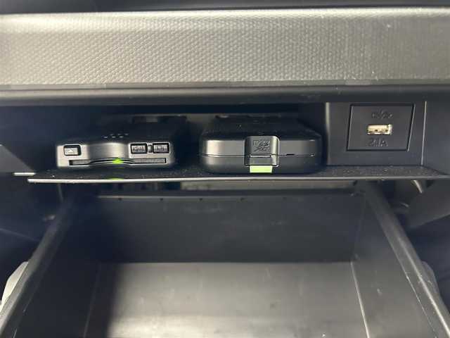 ダイハツ タフト G 富山県 2022(令4)年 2.4万km シャイニングホワイトパール ・純正ナビ（フルセグＴＶ・ＢＴ・ＦＭＡＭ・ＣＤＤＶＤ・ＳＤ・ＵＳＢ接続）/・バックカメラ　/・ＥＴＣ　/・前方ドラレコ　/・ガラスルーフ　/・衝突軽減ブレーキ　/・レーンキープアシスト　/・前後コーナーセンサー/・DN席シートヒーター/・スペアキー